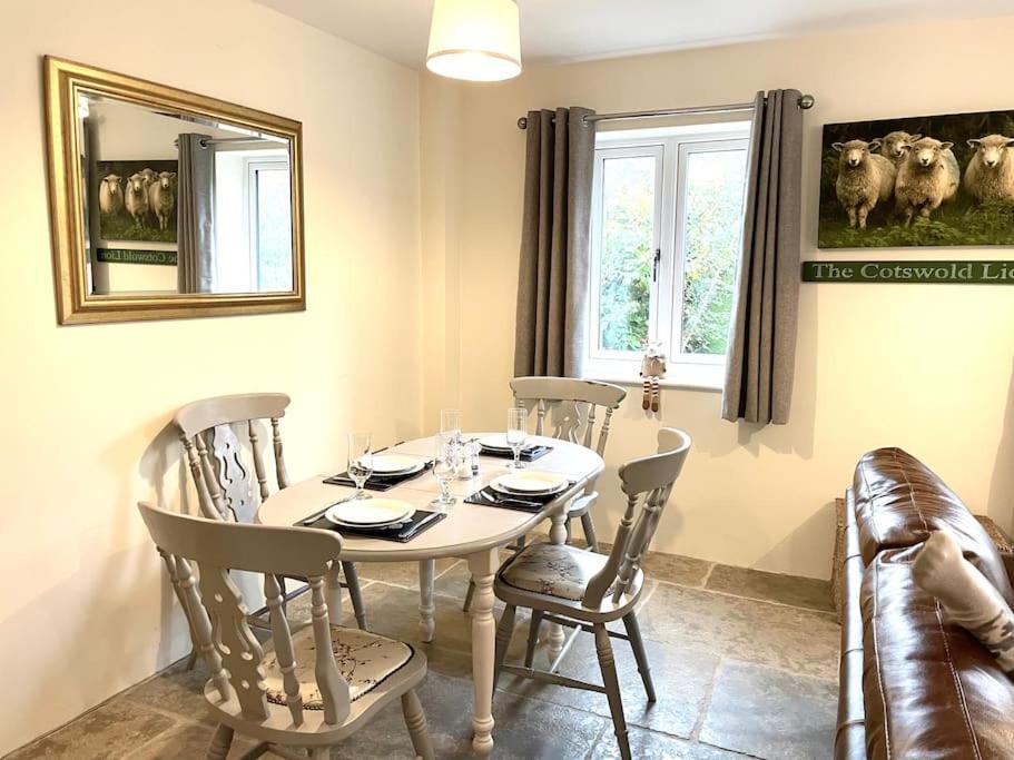 Lion Cottage, Broadway Μπρόντγουεϊ Εξωτερικό φωτογραφία